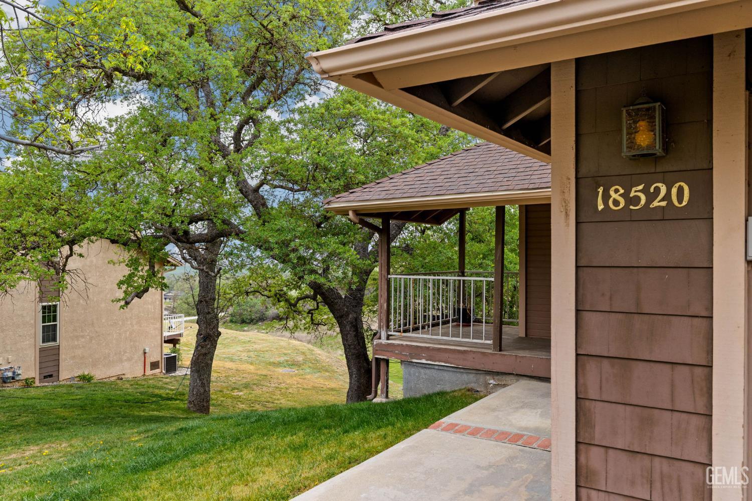 Condominium in Tehachapi, photo 4 of 63