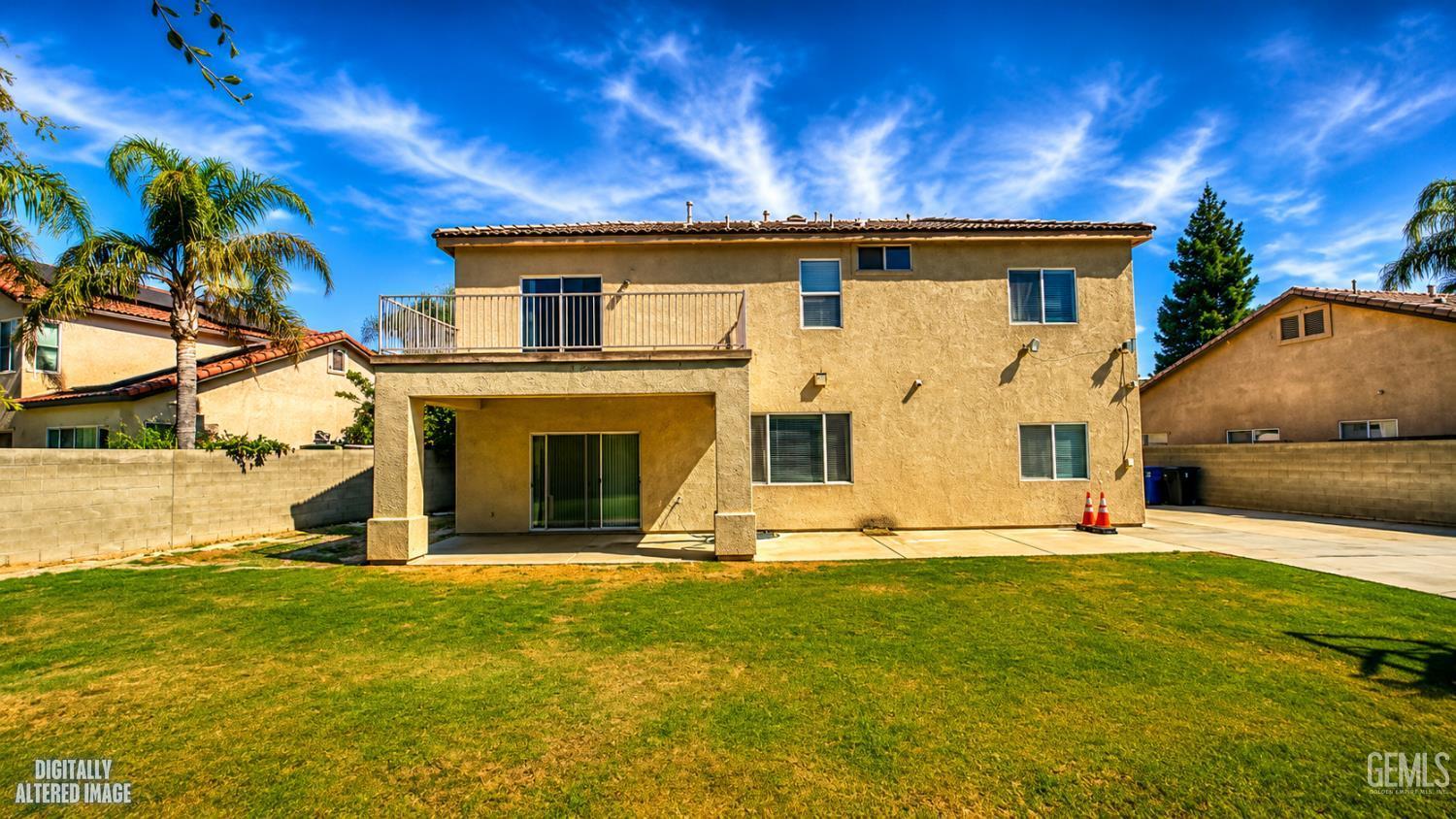 Single Family Residence in Bakersfield, photo 4 of 67