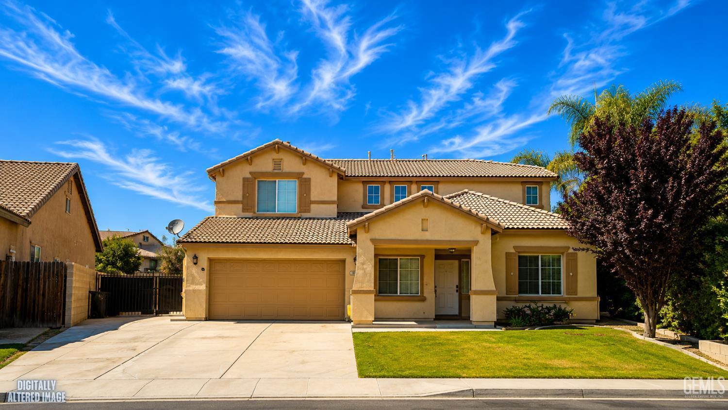 Single Family Residence in Bakersfield, photo 2 of 67