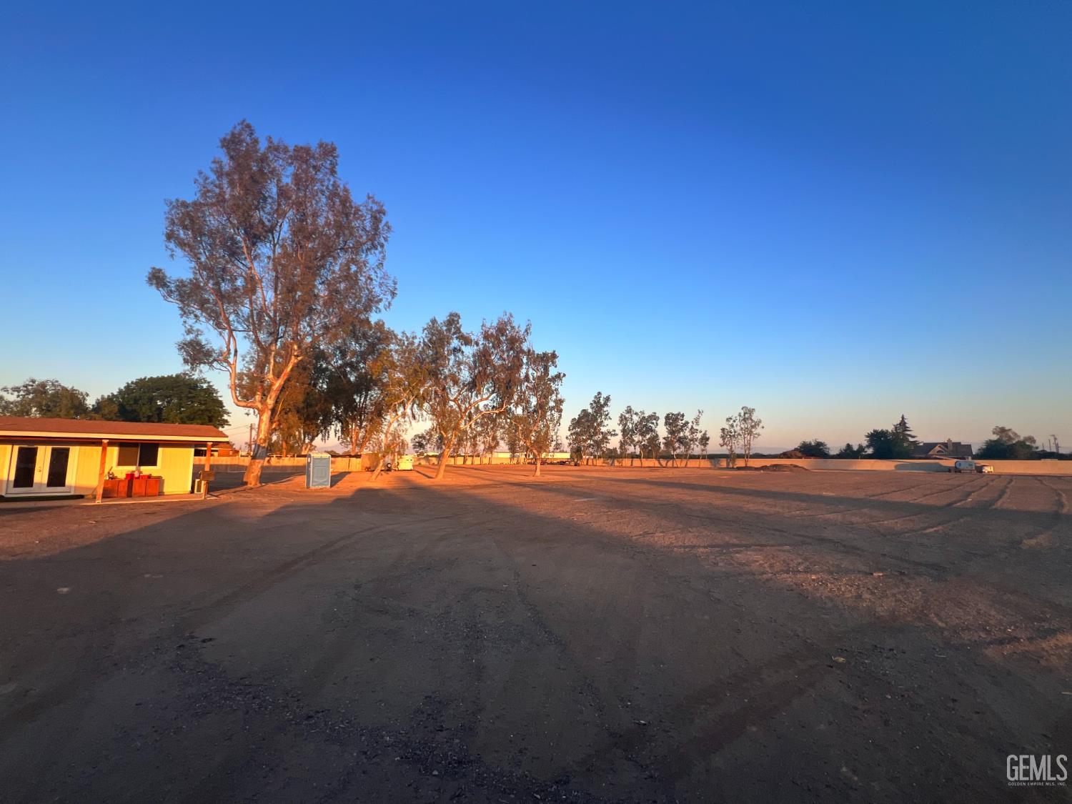 Manufactured Home in Bakersfield, photo 5 of 15