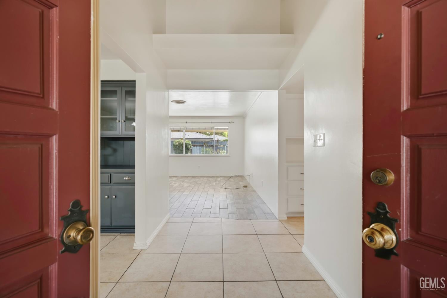 Single Family Residence in Bakersfield, photo 3 of 53