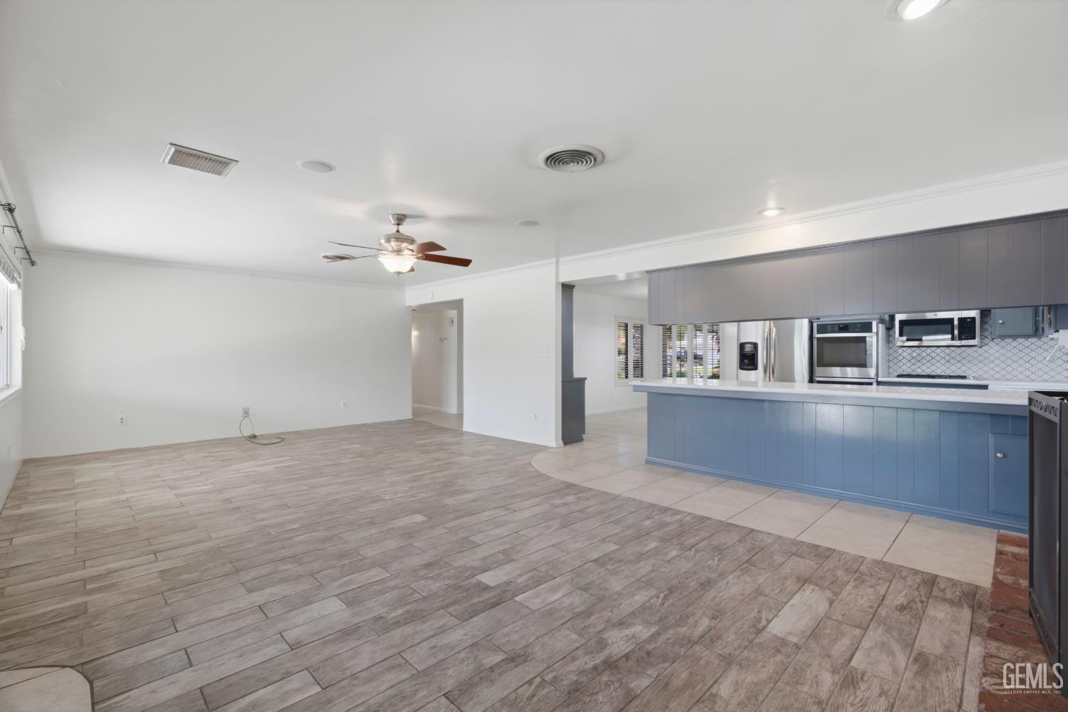 Single Family Residence in Bakersfield, photo 5 of 53
