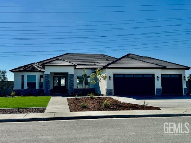 Single Family Residence in Bakersfield, photo 3 of 33