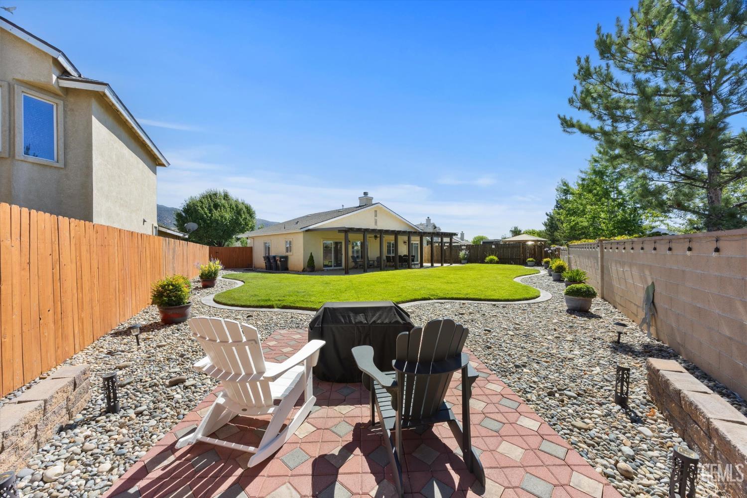 Single Family Residence in Tehachapi, photo 4 of 45