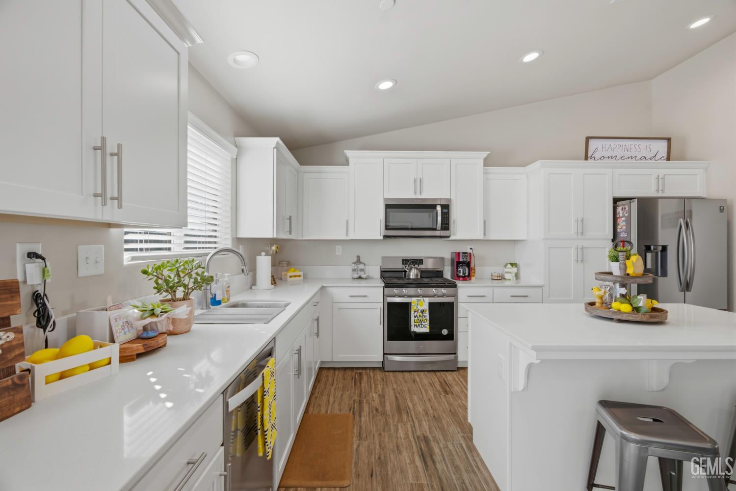 7125 Cattail Creek Way, Bakersfield, CA 93311 — photo 17