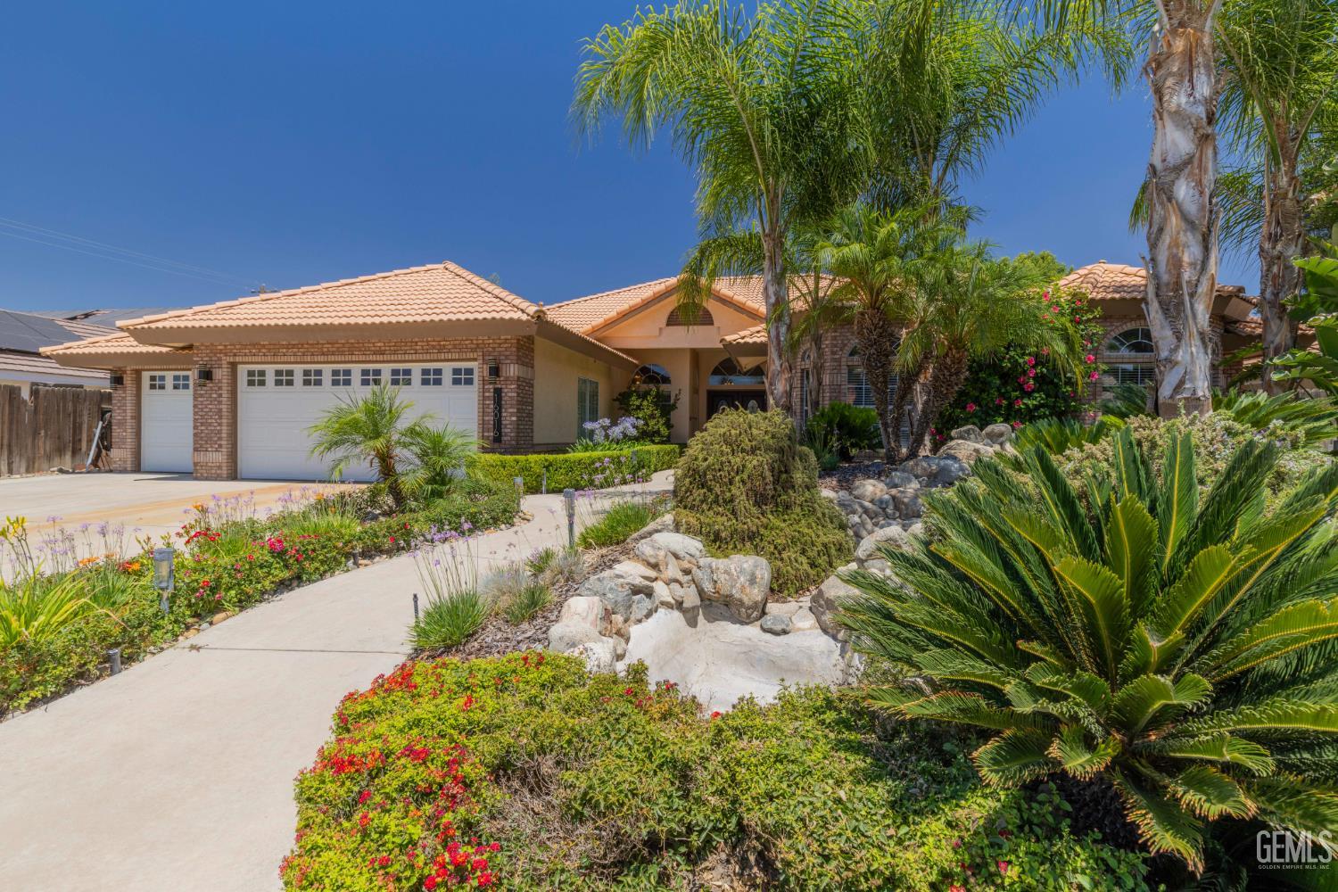Single Family Residence in Bakersfield