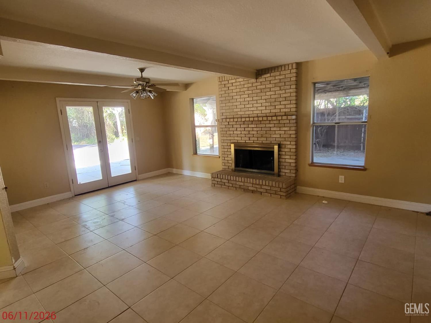 Single Family Residence in Bakersfield, photo 5 of 16