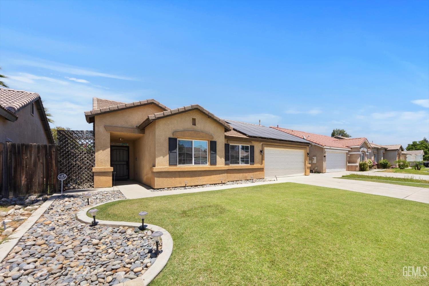 Single Family Residence in Bakersfield