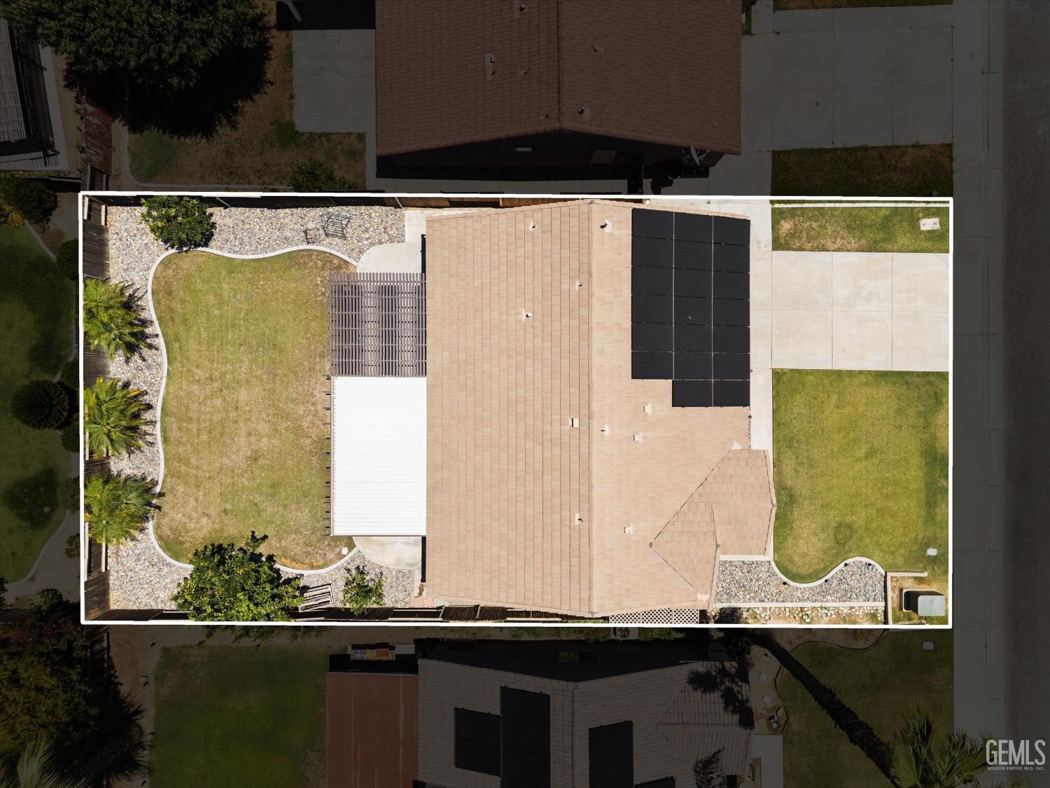 Single Family Residence in Bakersfield, photo 3 of 31