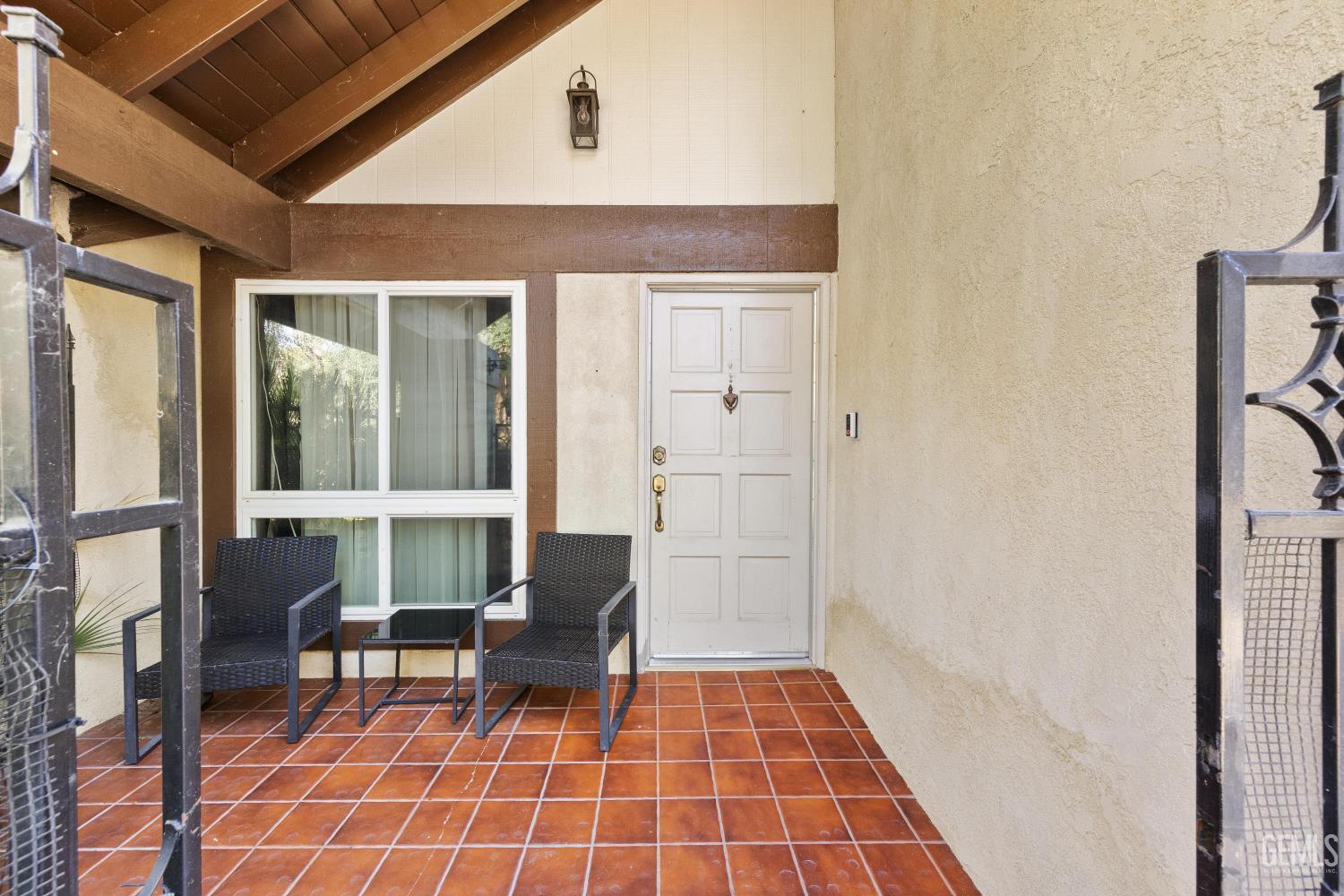 Condominium in Bakersfield, photo 3 of 25