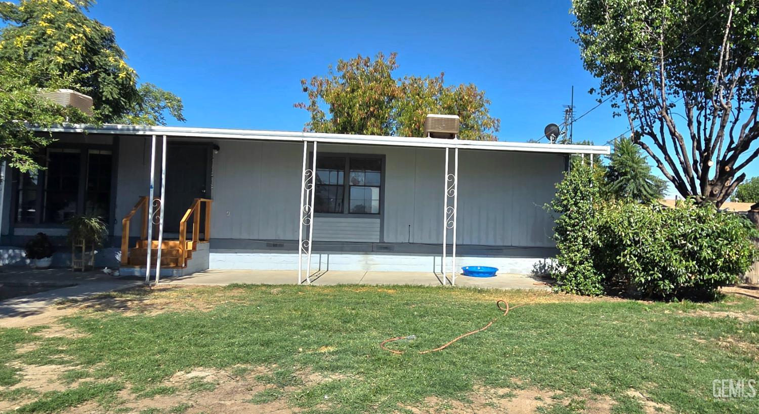 Manufactured Home in Bakersfield, photo 2 of 31