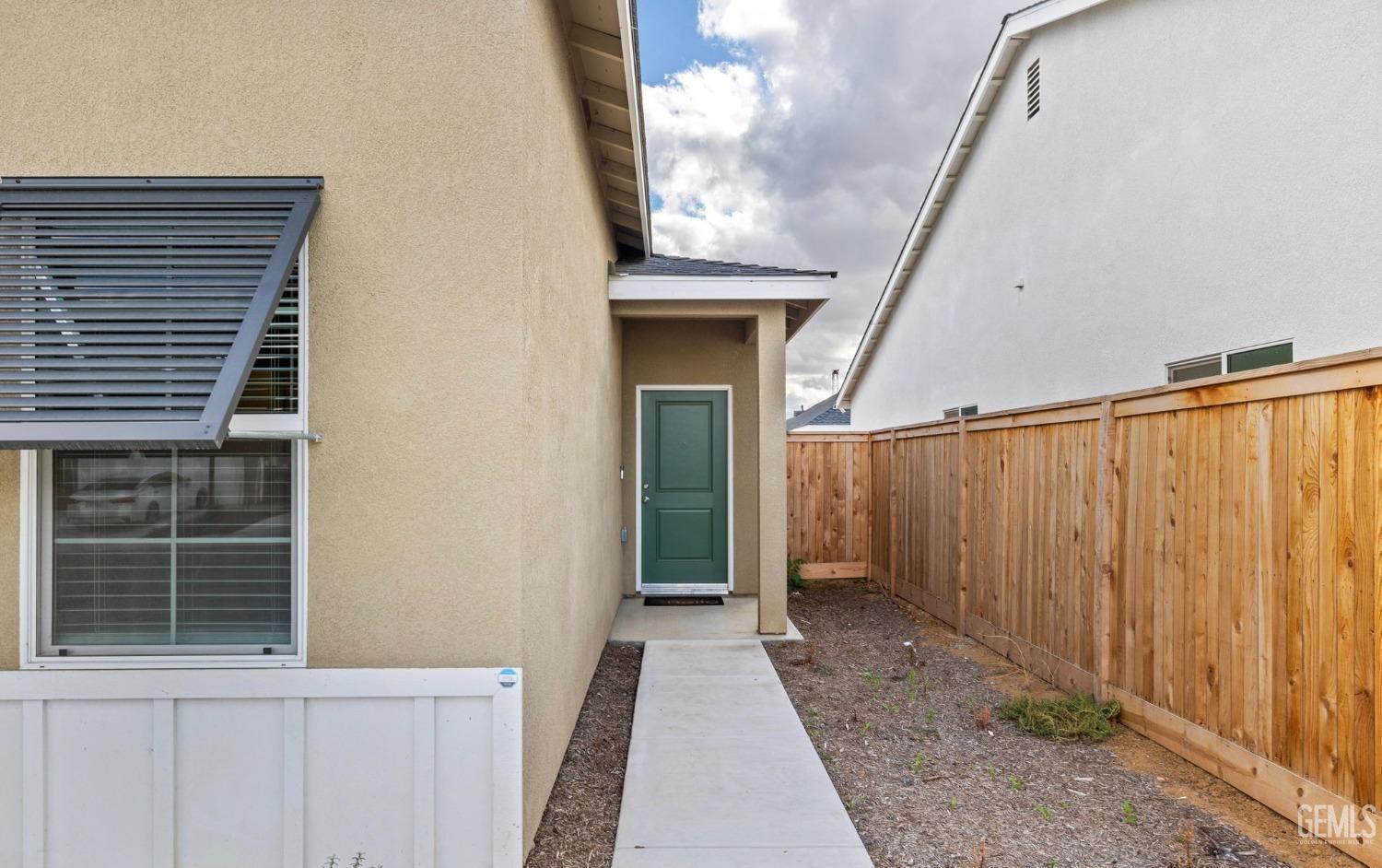 Single Family Residence in Shafter, photo 2 of 30