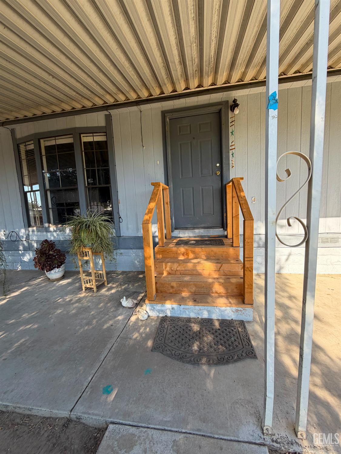 Manufactured Home in Bakersfield, photo 4 of 31