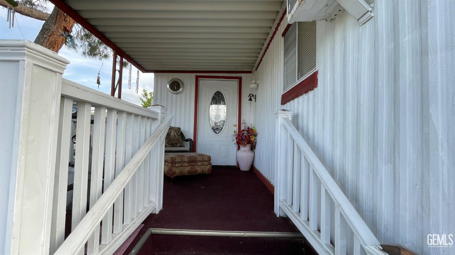 Mobile Home in Bakersfield, photo 2 of 15