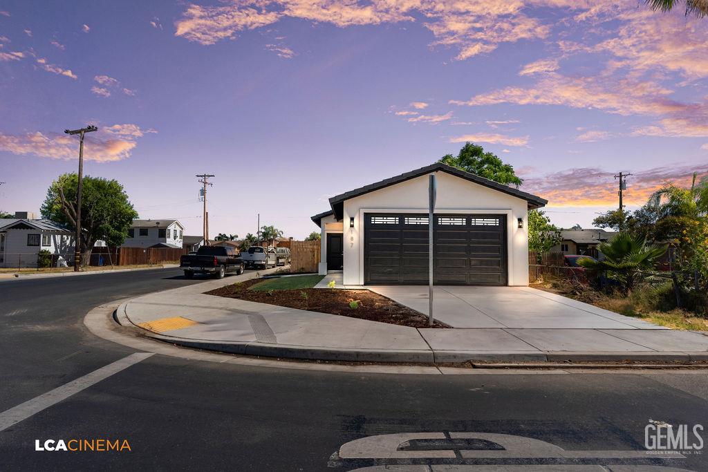 Single Family Residence in Shafter