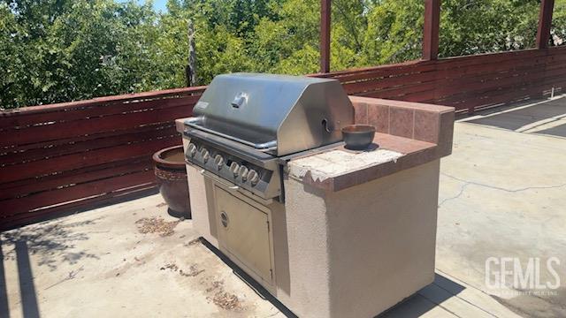 Manufactured Home in Bakersfield, photo 5 of 7