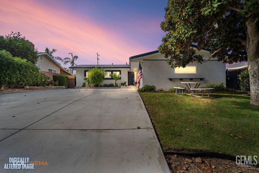 Single Family Residence in Bakersfield