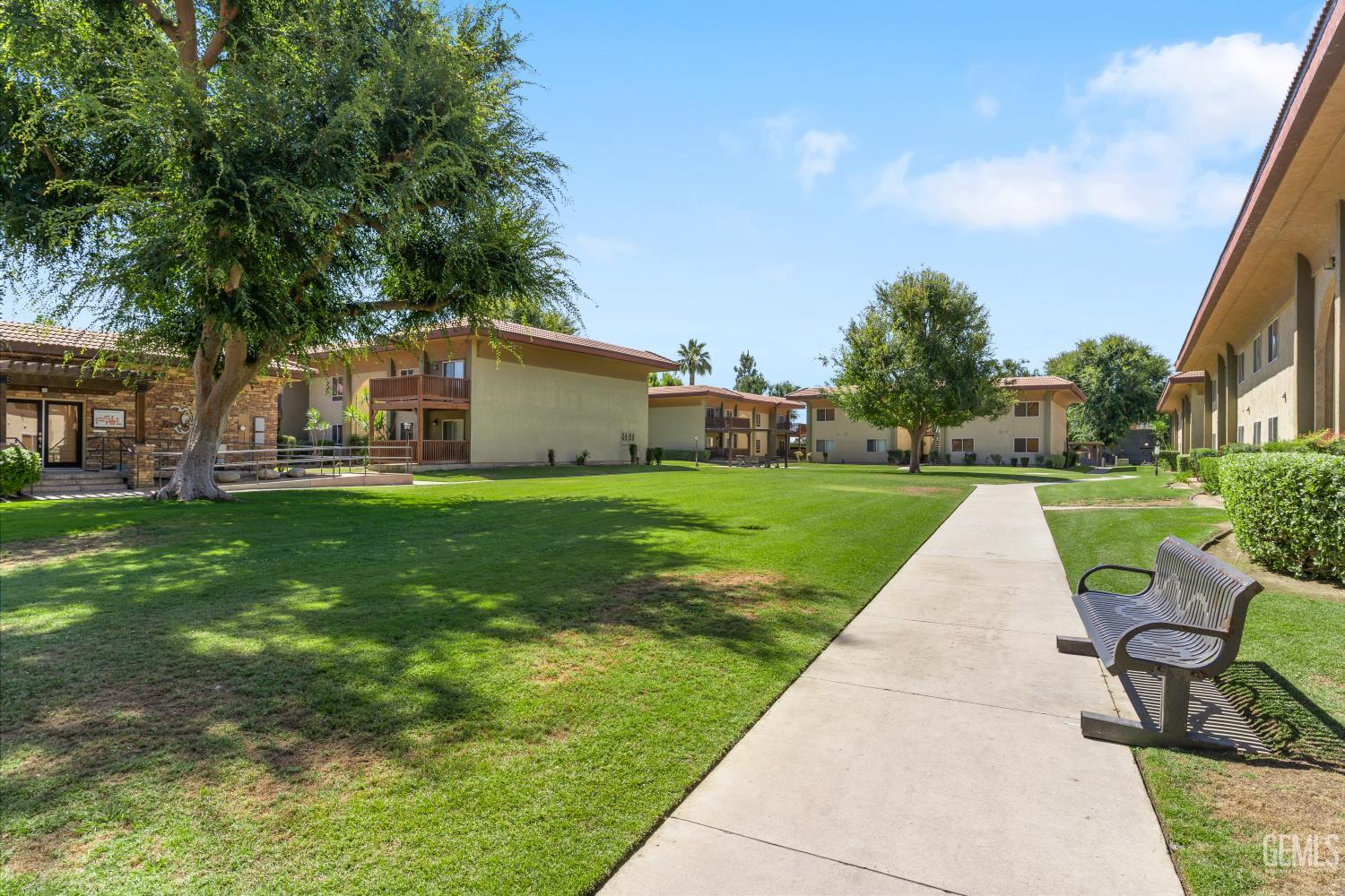 Condominium in Bakersfield, photo 2 of 22