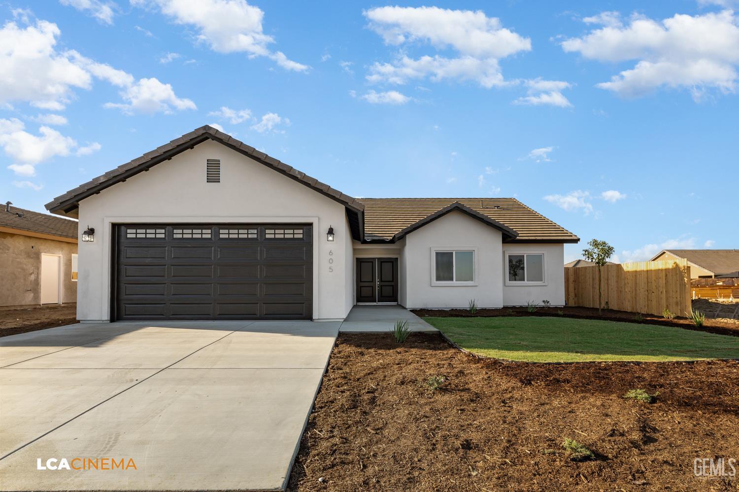 New Construction in Shafter, photo 2 of 22