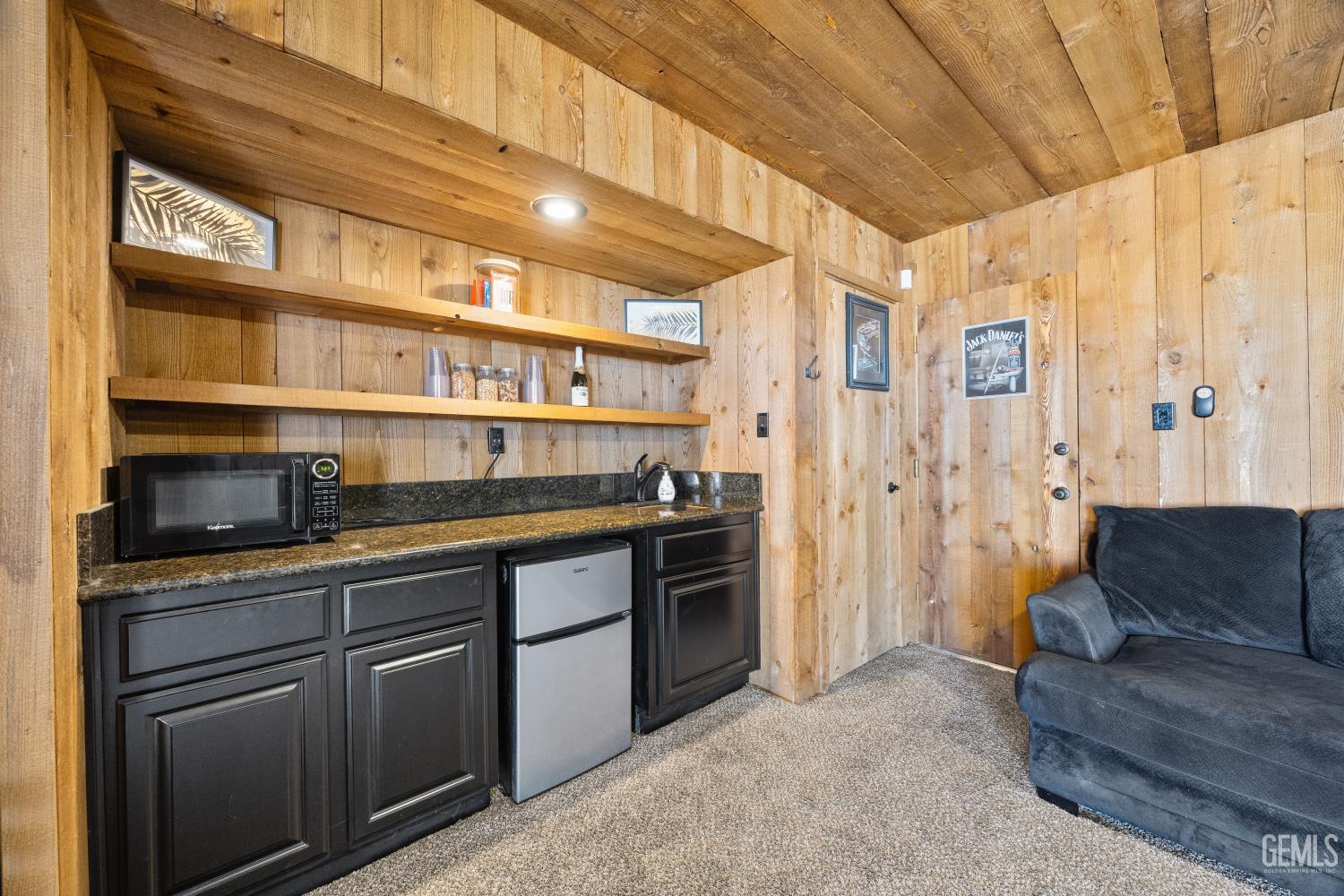 Condominium in Bakersfield, photo 5 of 43