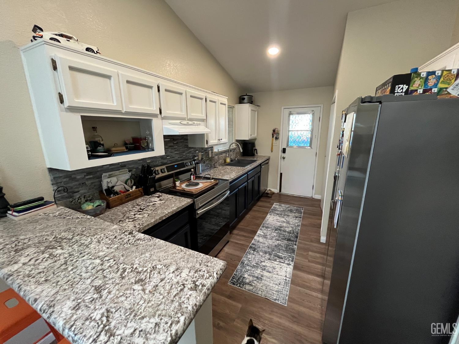 Condominium in Bakersfield, photo 5 of 12