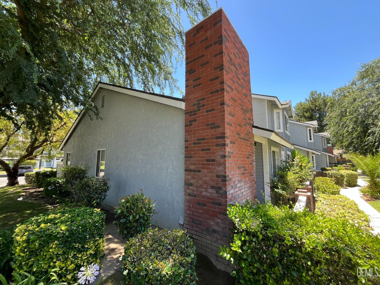 Condominium in Bakersfield, photo 2 of 12
