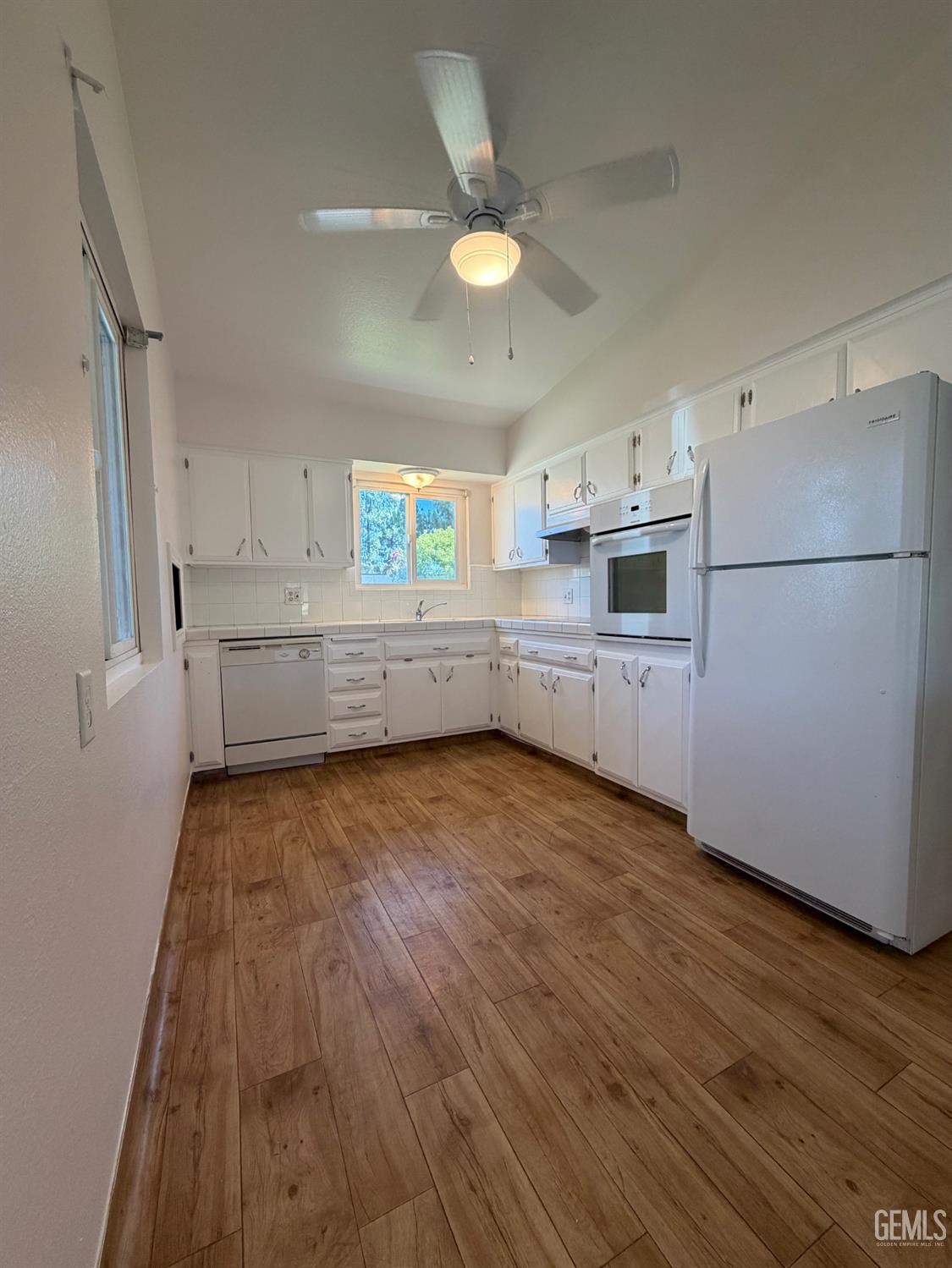 Condominium in Bakersfield, photo 4 of 16