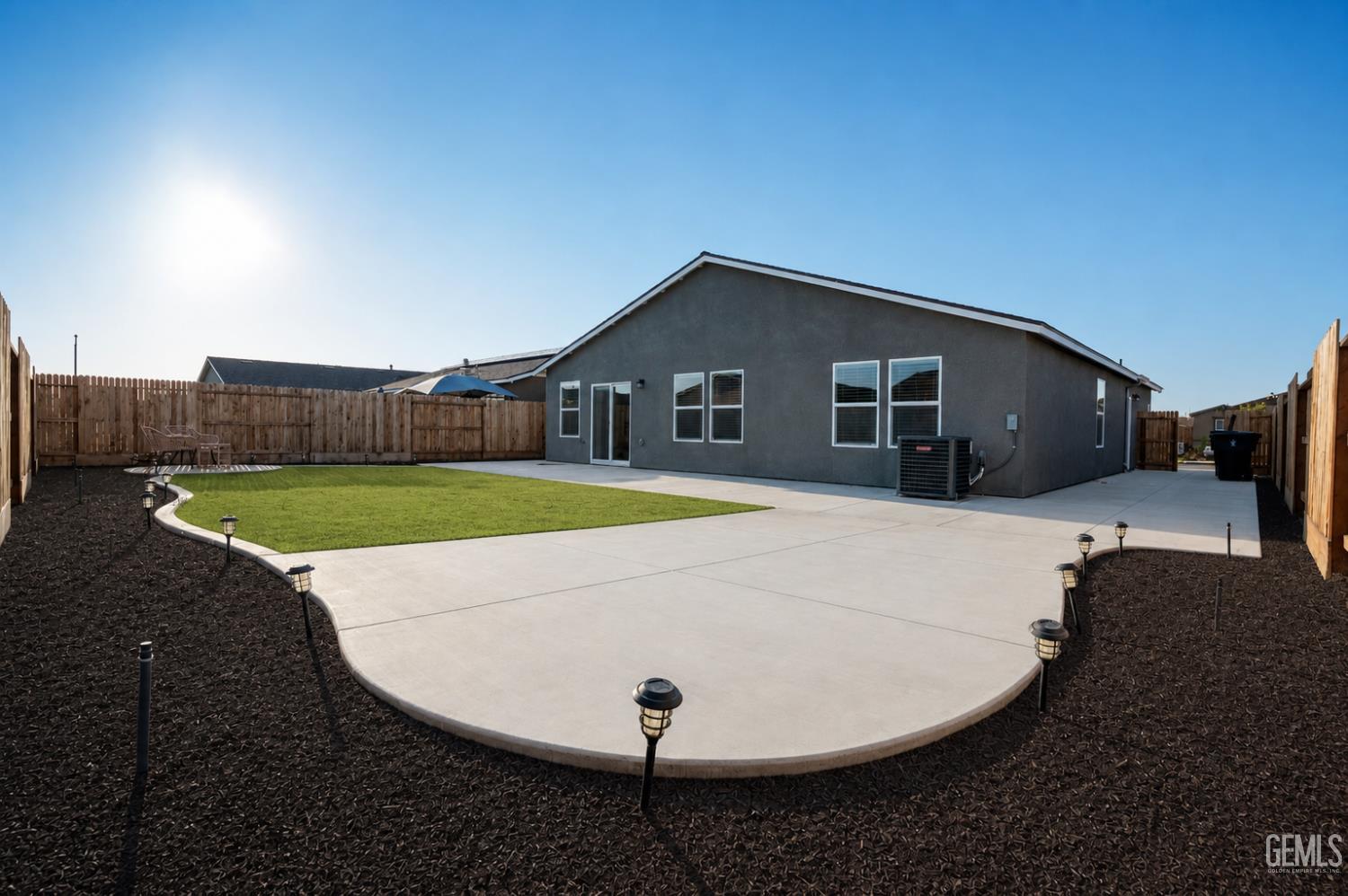 Single Family Residence in Bakersfield, photo 4 of 15