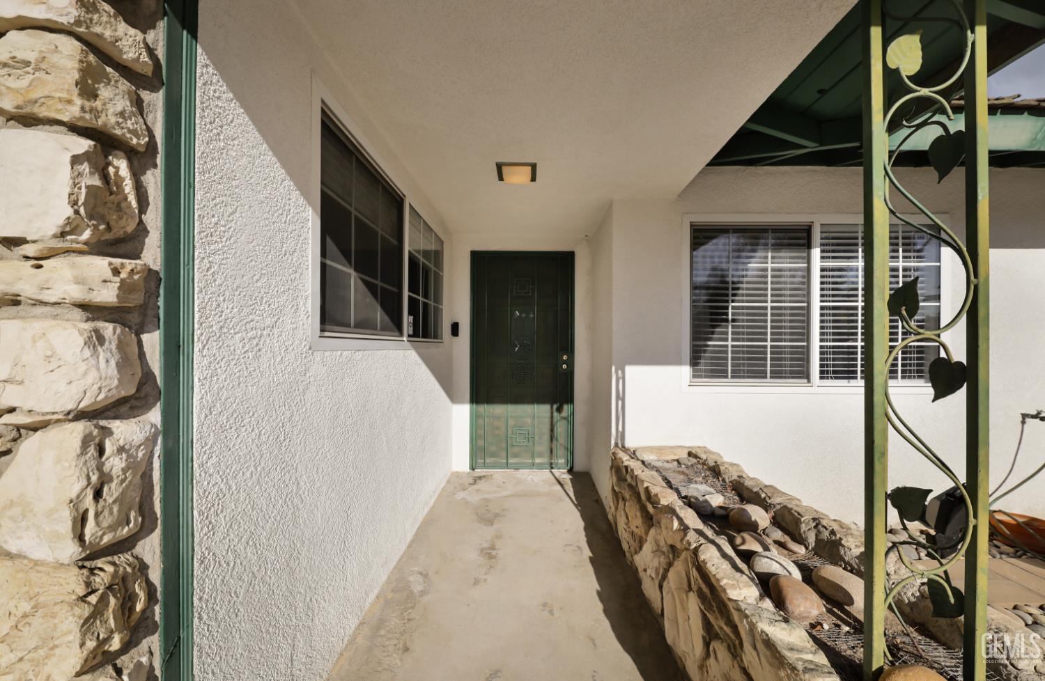 Single Family Residence in Bakersfield, photo 3 of 33