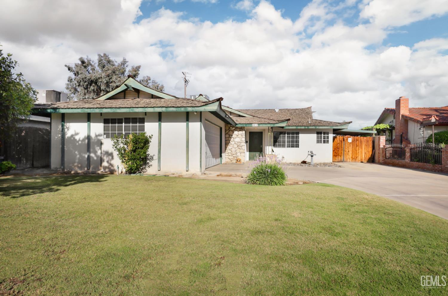 Single Family Residence in Bakersfield