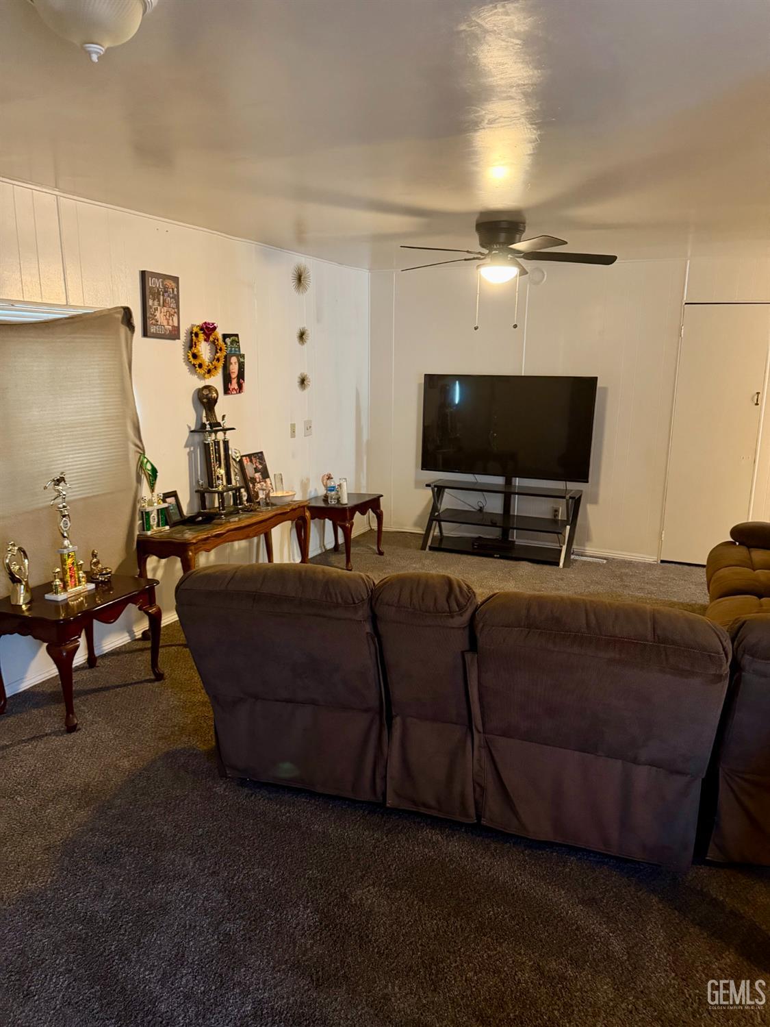 Mobile Home in Bakersfield, photo 4 of 10