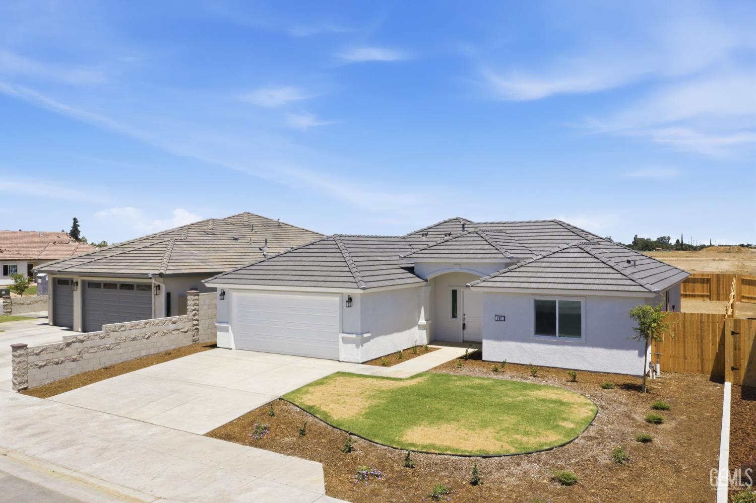 New Construction in Shafter, photo 2 of 48