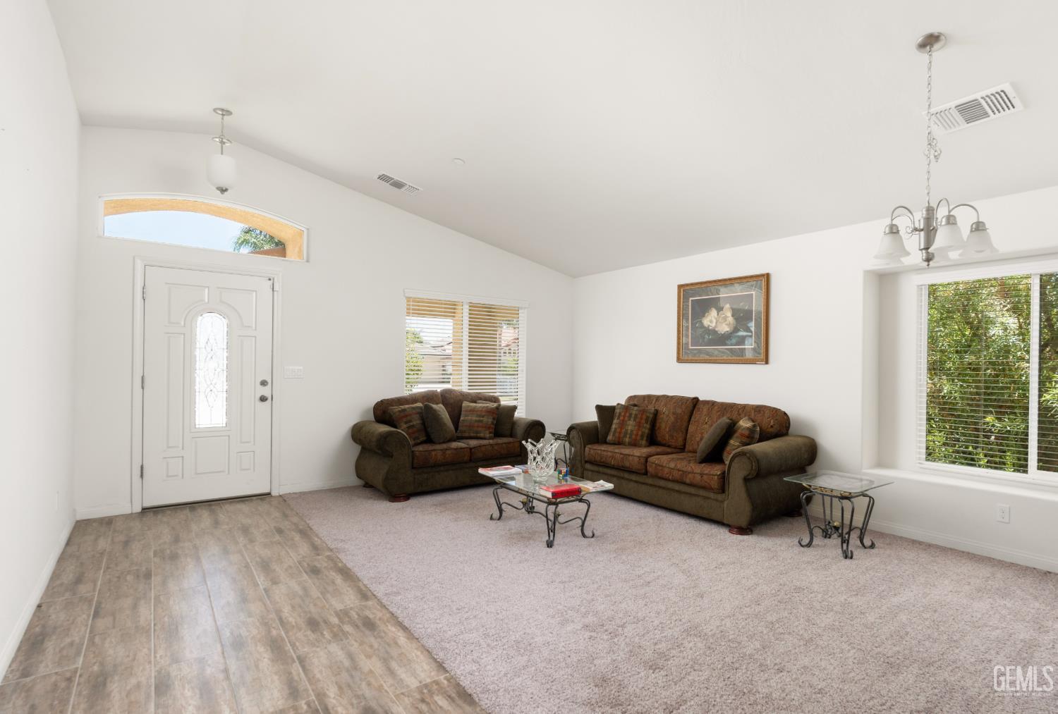 Single Family Residence in Bakersfield, photo 3 of 24