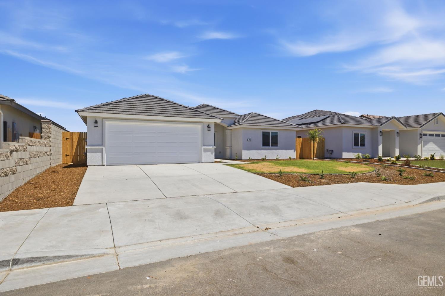 New Construction in Shafter, photo 4 of 48