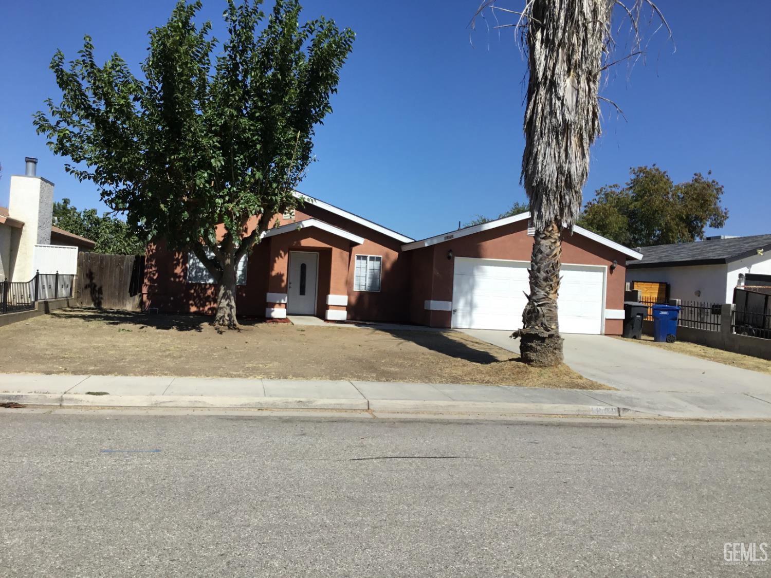 1860 Pepper Tree Close