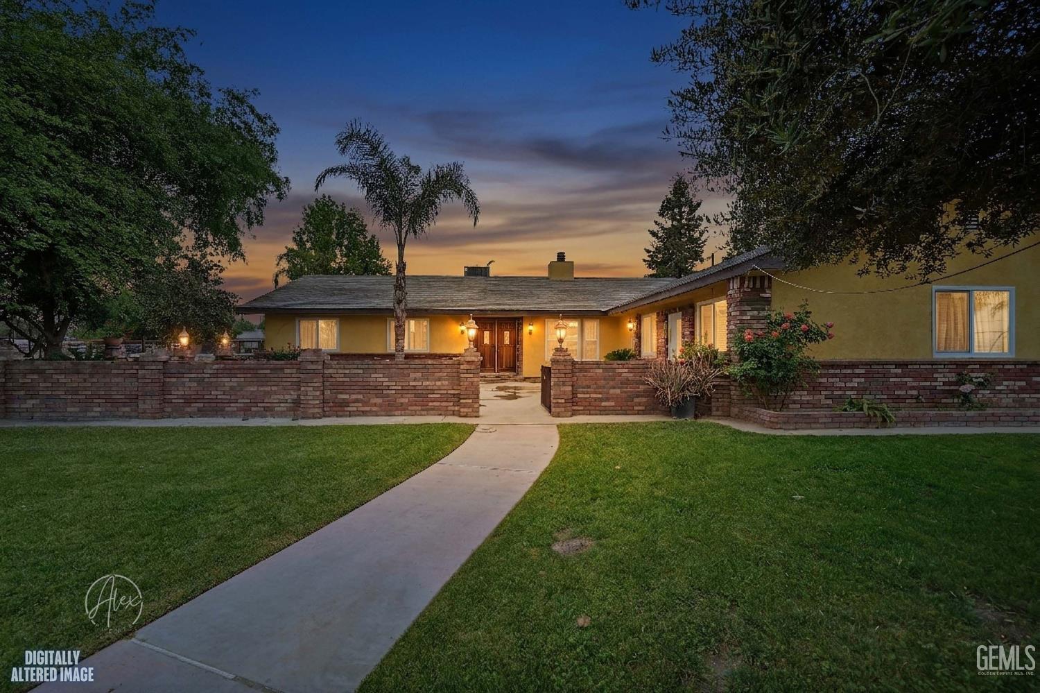 Single Family Residence in Bakersfield