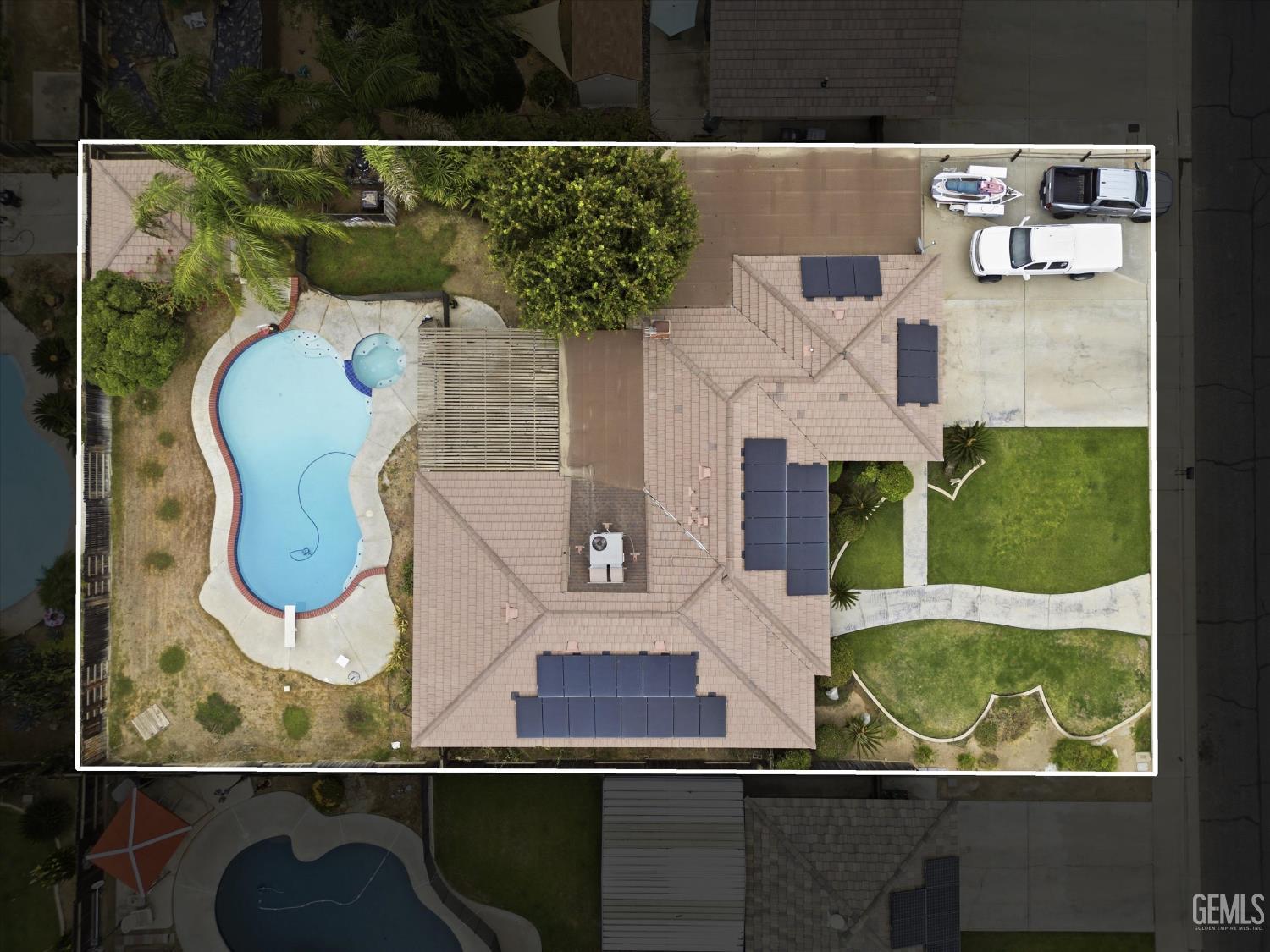 Single Family Residence in Bakersfield, photo 3 of 46