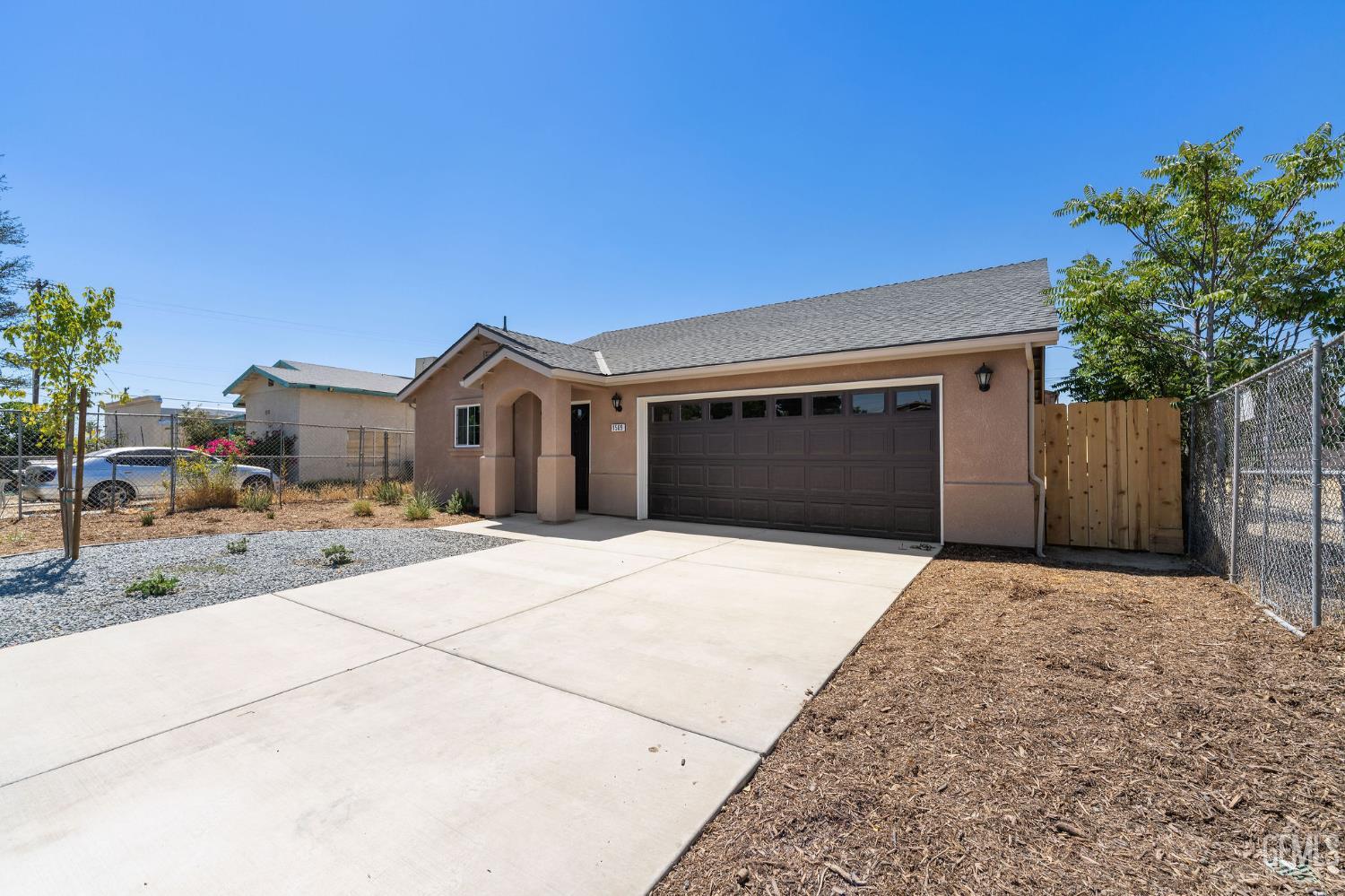 Single Family Residence in Bakersfield, photo 3 of 26