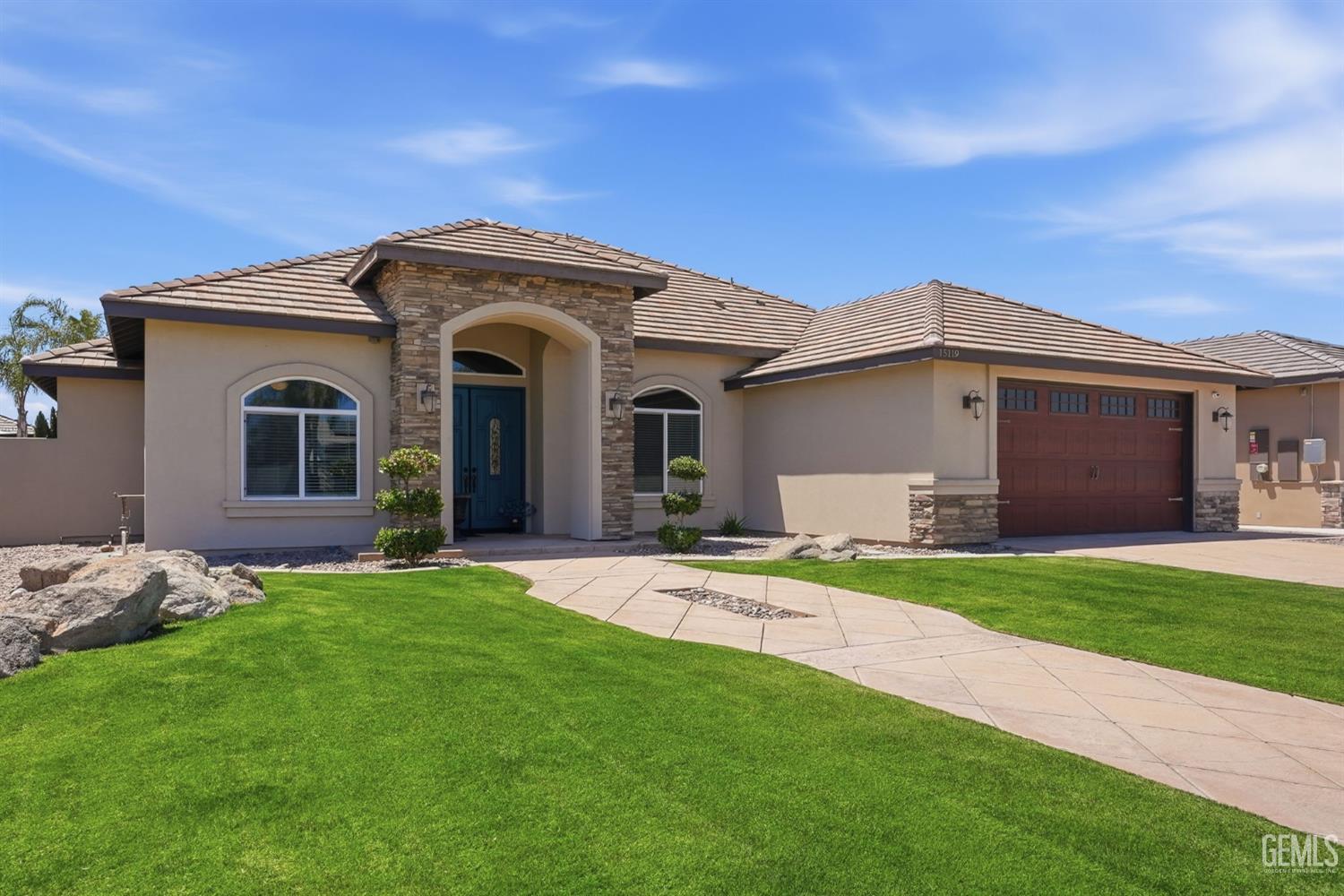 Single Family Residence in Bakersfield, photo 4 of 49