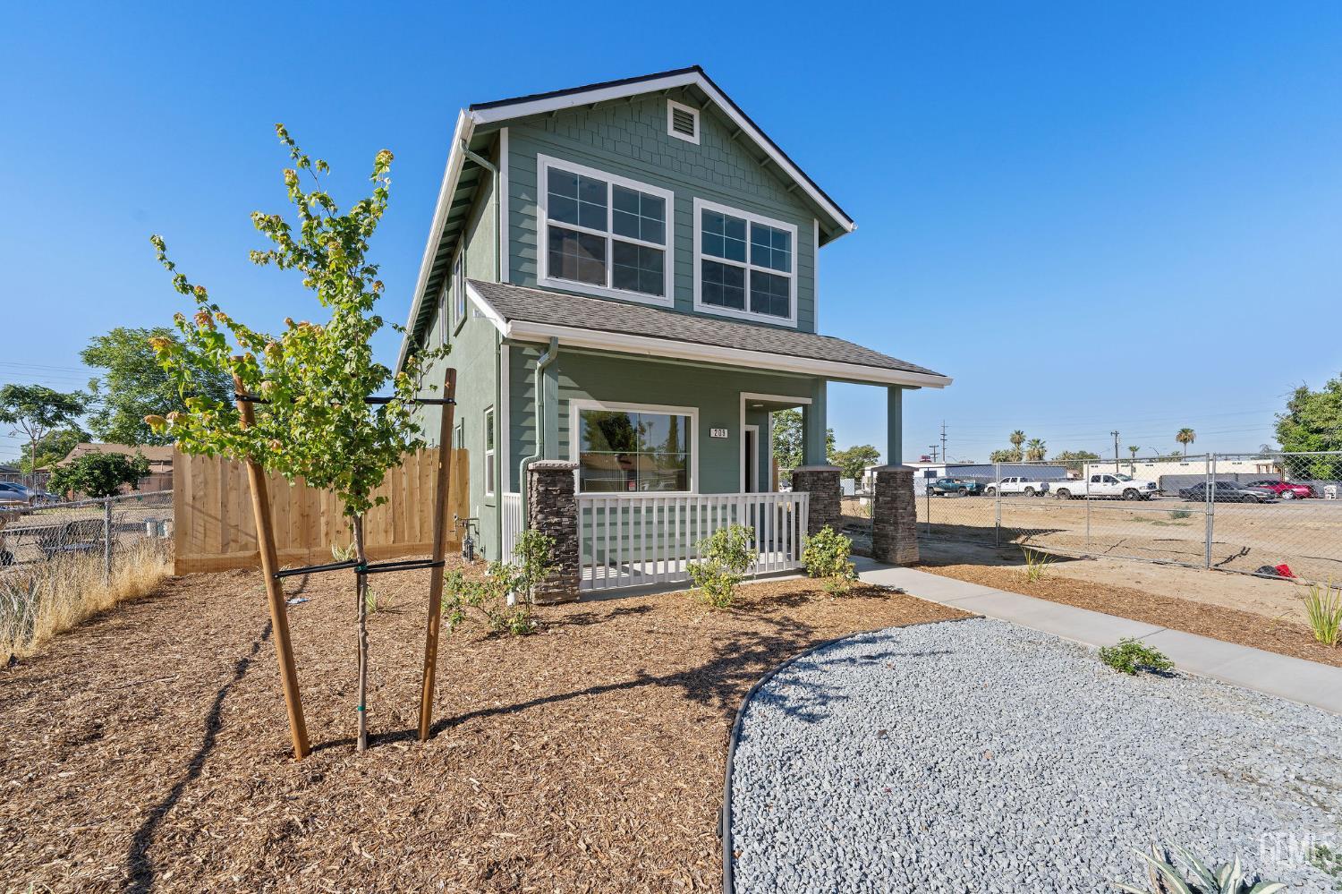 Single Family Residence in Bakersfield, photo 3 of 30