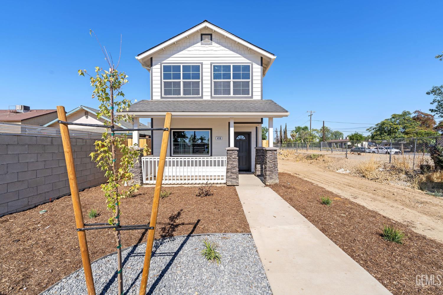 Single Family Residence in Bakersfield