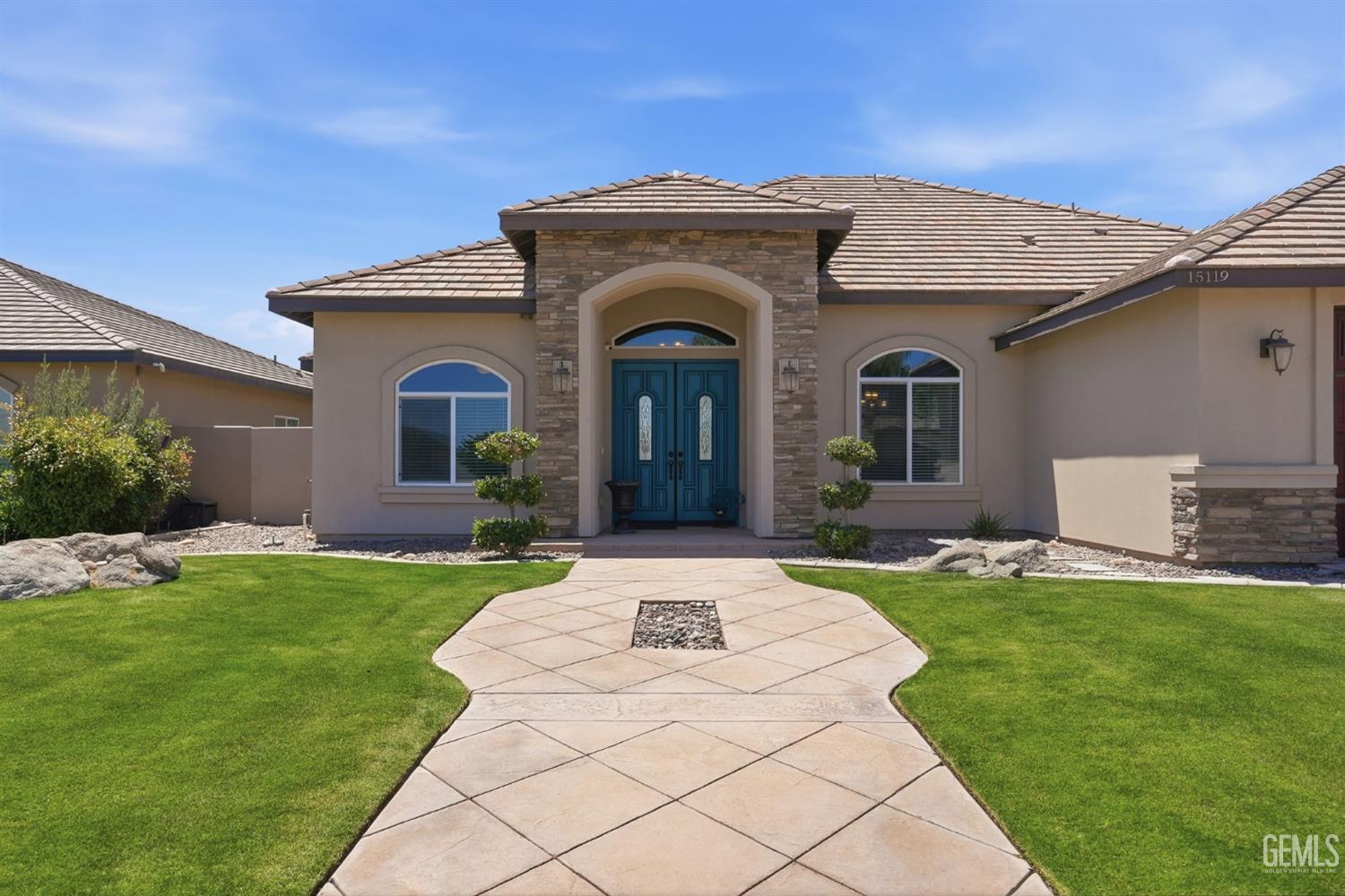 Single Family Residence in Bakersfield, photo 3 of 49