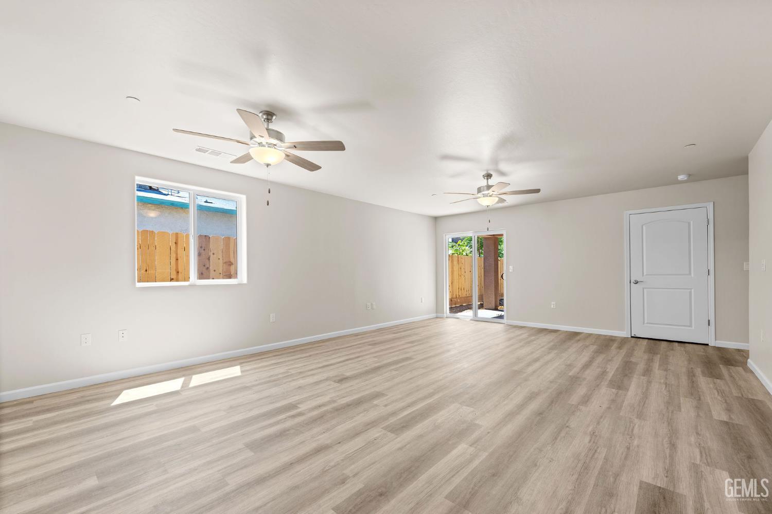 Single Family Residence in Bakersfield, photo 5 of 26