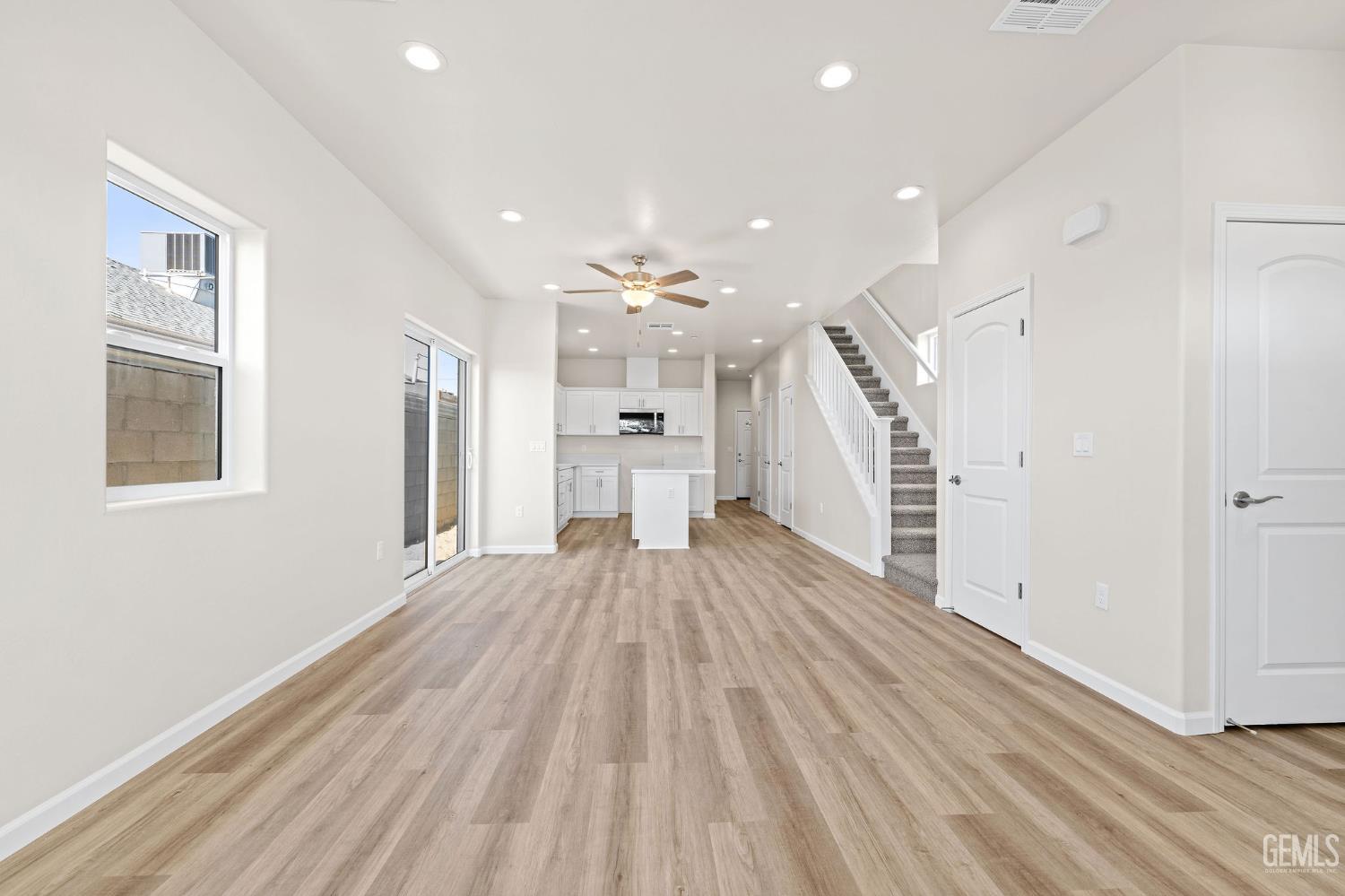 Single Family Residence in Bakersfield, photo 5 of 30