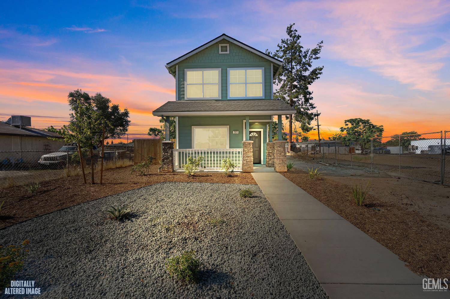 Single Family Residence in Bakersfield, photo 2 of 30