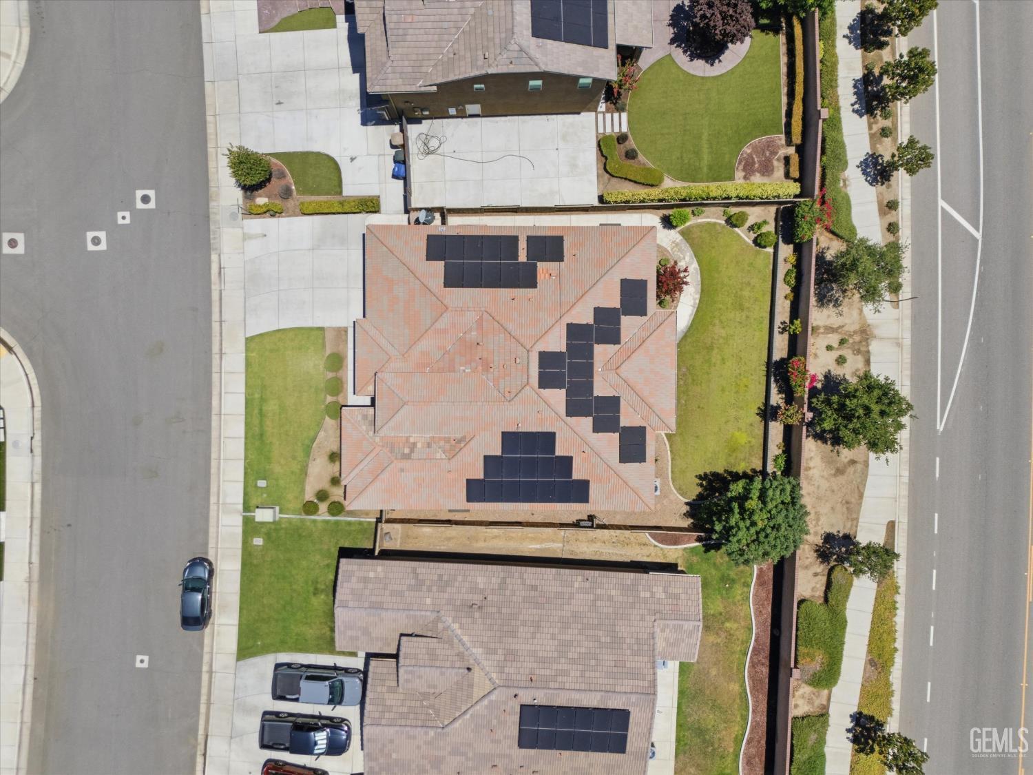 Single Family Residence in Bakersfield, photo 5 of 49