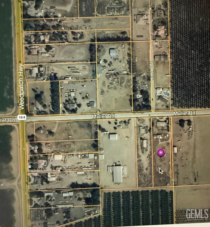 Single Family Residence in Bakersfield, photo 2 of 16