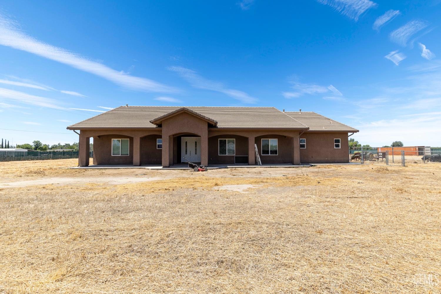 Single Family Residence in Bakersfield, photo 4 of 57