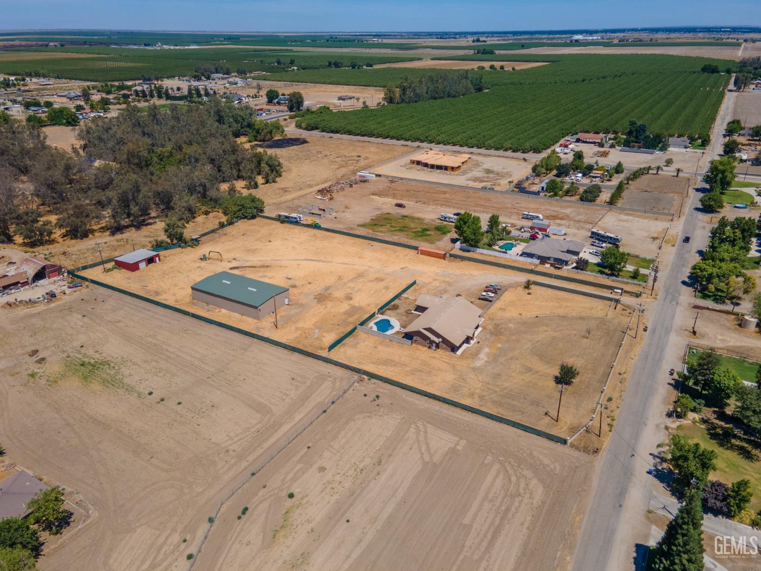 Single Family Residence in Bakersfield, photo 2 of 57