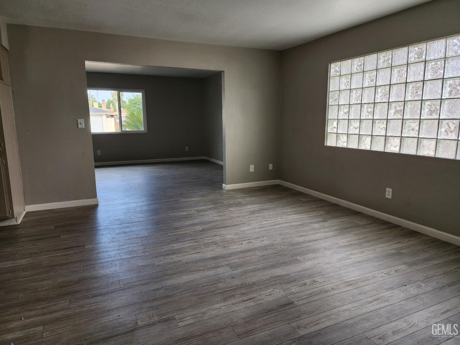 Single Family Residence in Bakersfield, photo 4 of 15